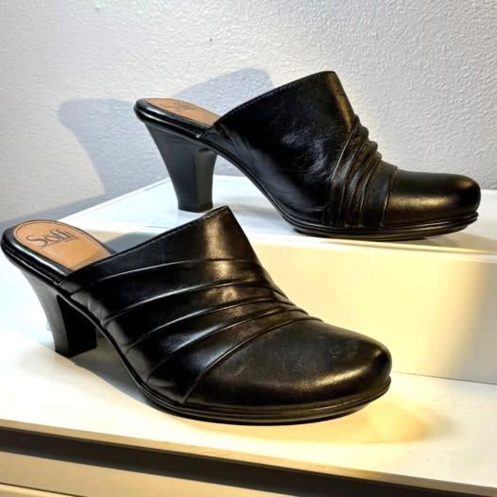 Sofft Brescia Vintage Black Leather Heeled Mules Slip On Clogs Pleated size 9M